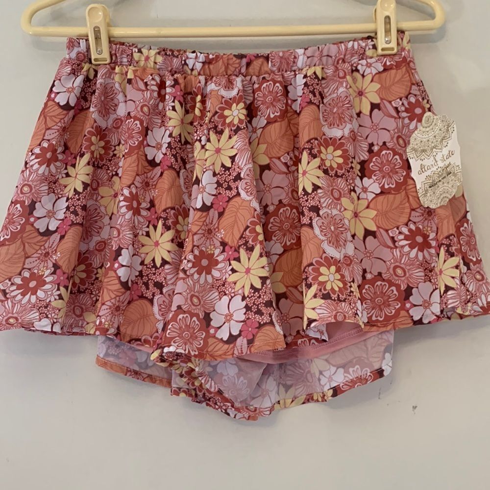 Altar’d state coral brown multicolored floral shorts. Size S Length 13” NWT